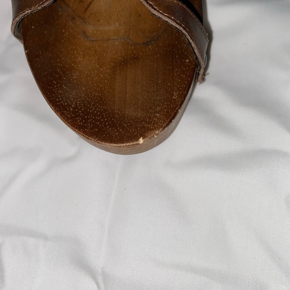 Tribeeca by Kenneth Cole Production Brown Wedges. Size 8 - Picture 4 of 7